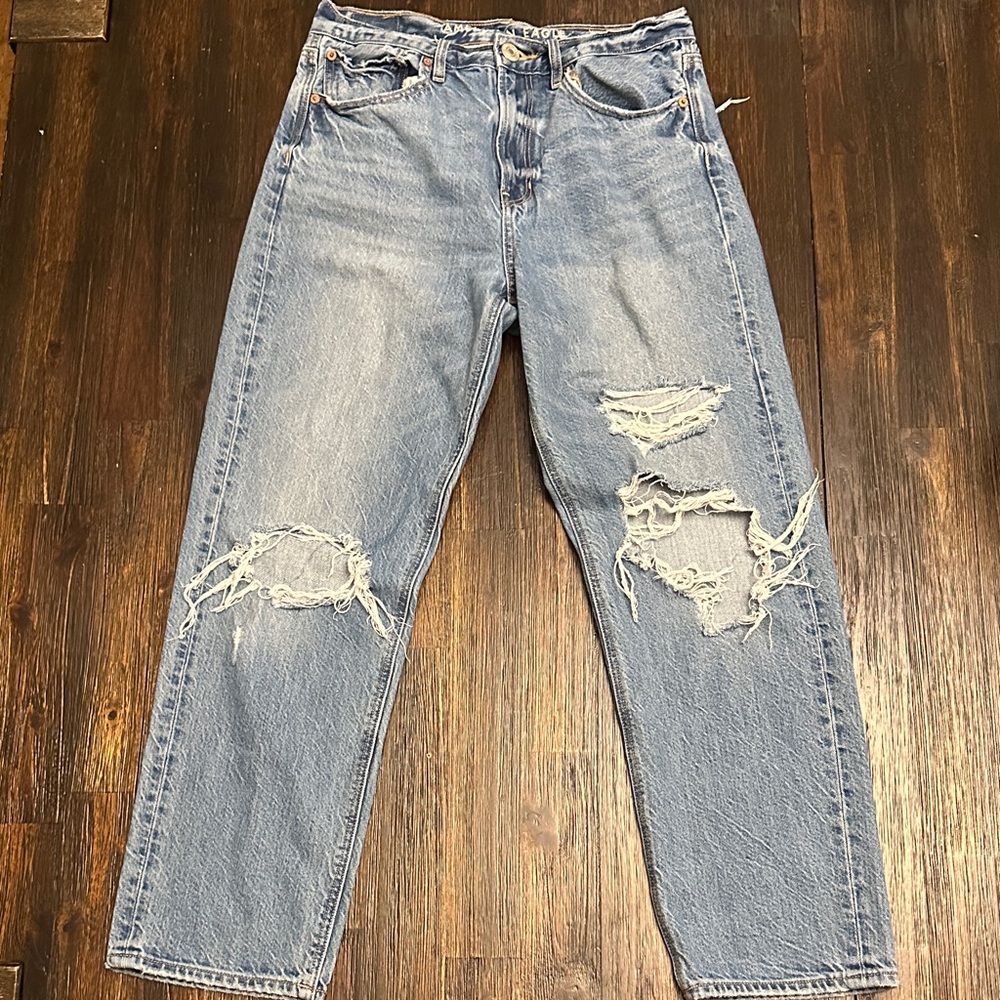 American Eagle Outfitters Light Blue Distressed Boyfriend Jeans